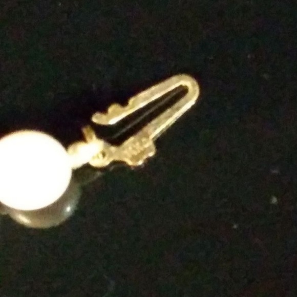 Vintage natural pearl necklace & earrings set - Picture 4 of 8